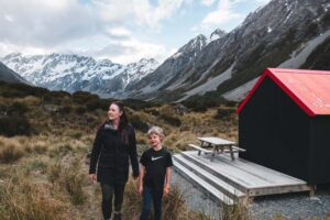 Read more about the article Hooker Hut: The Best Short Overnight Hut Walk in New Zealand